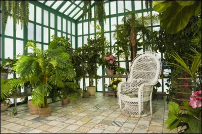 Qui, dans sa chanson, nous parle de son jardin d'hiver ?