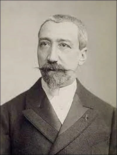 Anatole France nait à Paris le 16 avril 1844 et meurt à Saint-Cyr-sur-Loire (Indre-et-Loire) le 12 octobre 1924. Écrivain, élu membre de l'Académie française en 1896, il reste dans les mémoires comme un homme qui se battit pour nombres de causes sociales et politique durant sa vie. En quelle année reçut-il le prix Nobel de la littérature pour l'ensemble de son uvre ?