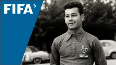 1958 : la France est demi-finaliste de la Coupe du monde avec notamment un festival de Just Fontaine. Combien de buts marqua-t-il lors de cette édition (record toujours d'actualité en 1 édition) ?