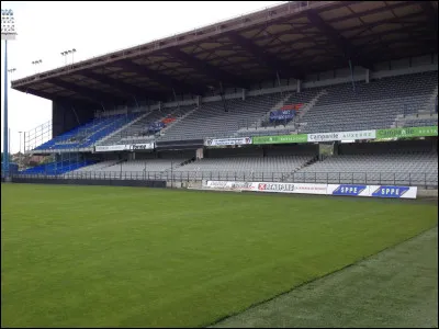 De 1961 à 2005, cet illustre entraineur emmènera son club de la division d'honneur aux demi-finales de Coupe d'Europe. Quel parcours pour celui qui a lancé Boli, Cantona ou encore Ferreri :