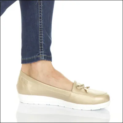 Aimes-tu ces chaussures ?