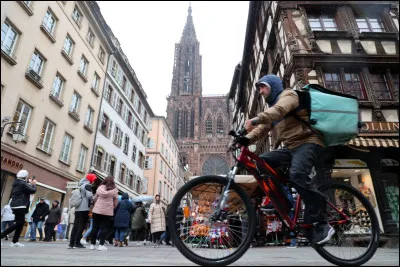 Ah... les livreurs traversant les centres-villes à toute allure, c'était impensable avant ...