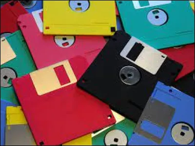 Les petites disquettes ont été le premier support amovible, avant d'être remplacées, elles ont été utilisées ...