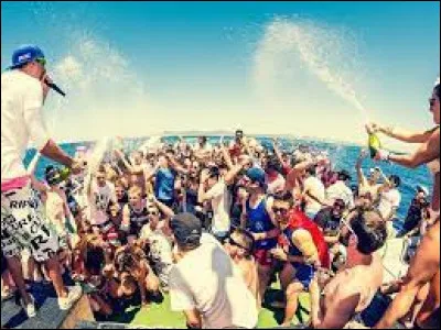 C'est la fête sur un bateau !