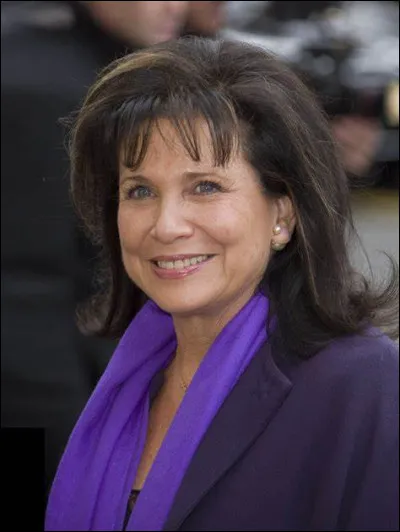 Dans quelle ville en N d'Amérique, Anne Sinclair est-elle née ?