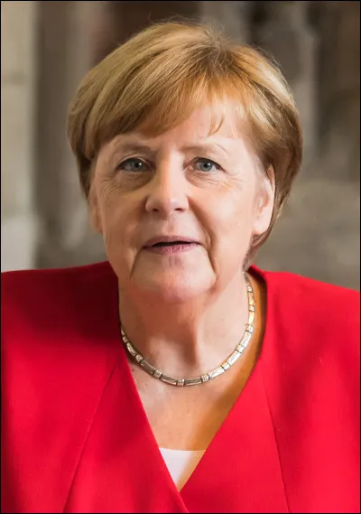 Dans quelle ville H d'Allemagne, Angela Merkel est-elle née ?