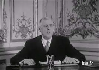 Ce 16 septembre, de Gaulle, dans ce discours sur l'Algérie, parle pour la première fois de "recours à l'autodétermination" : c'était en ...