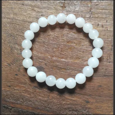 De quelle couleur est ce bracelet ?