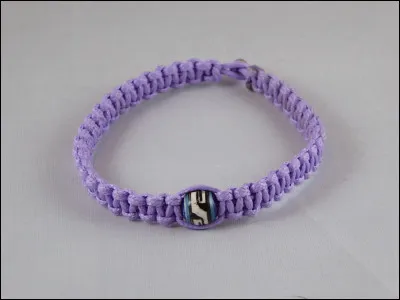 De quelle couleur est ce bracelet ?