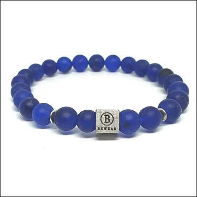 De quelle couleur est ce bracelet ?