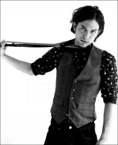 Avec quel rle de 'Twilight' Jackson Rathbone s'est-il fait mondialement connatre ?
