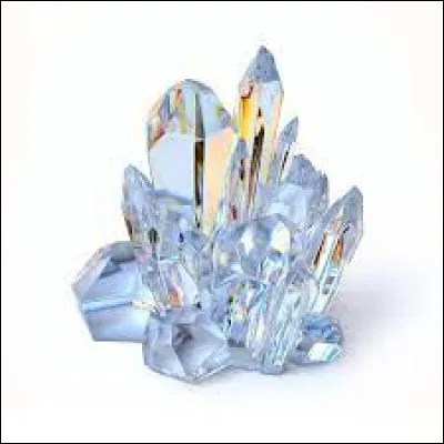 Au pluriel, on dit des "cristaux", car il y a plusieurs cristals !