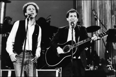 Paul est Jerry Landis tandis que Art Garfunkel prend le pseudonyme de Tom Graph. Pour quelle raison ce dernier a-t-il choisi cet alias ?