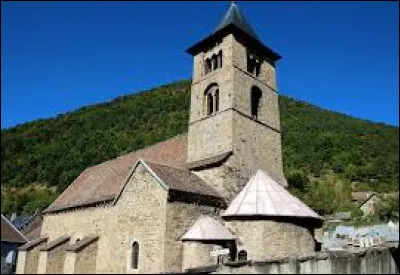 Voici l'église Saint-Jean-Baptiste, à Mayres-Savel. Petit village de 88 habitants, faisant malgré tout partie de l'aire d'attraction Grenobloise, il se situe dans le département ...