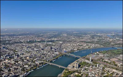 Joue des vilains tours, c'est le...