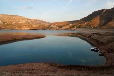 Comment a-t-il fait pour nettoyer les écuries d'Augias ?