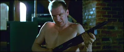 Comment s'intitule ce thriller avec Fiennes ?