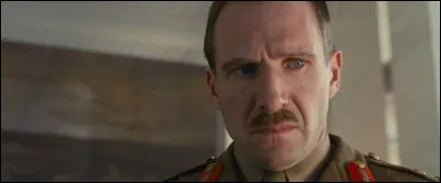 Quelle est cette comédie fantastique avec Fiennes ?