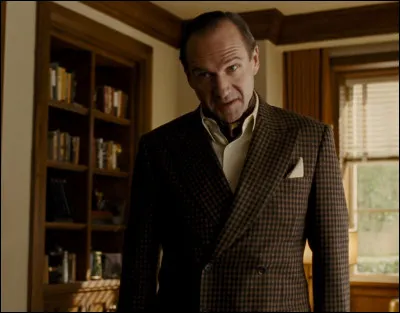 Quelle est cette comédie avec Fiennes ?