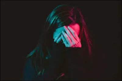 Te sens-tu nerveux lorsque tu es seul ?