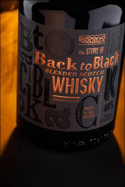 Toujours en anglais, qui a chanté "Back to Black" ?