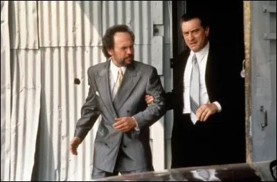 Quel acteur incarne le parrain de la mafia dans le film "Mafia Blues", sorti en 1999 ?