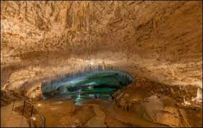 Dans quel département se trouve la Grotte de Choranche ?