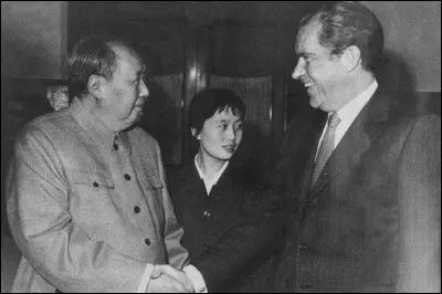 Ce 21 février, la rencontre entre le président américain Nixon et Mao Zedong marque la normalisation des relations entre les Etats-Unis et la Chine populaire : c'était en ...