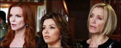 A qui les Desperate Housewives veulent-elles remettre les cendres de ce défunt personnage ?