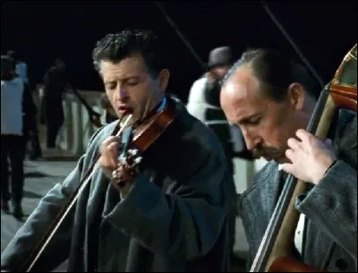 Combien y avait-il de canots de sauvetage sur le Titanic ?