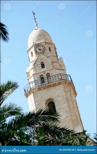 En quoi son père se transforme-t-il pour séduire sa mère ?