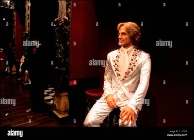 Lors de quelle décennie Claude François nous a-t-il quittés ?