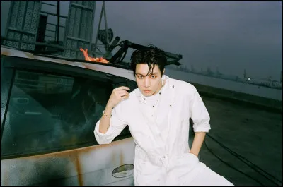 Comment se décrit J-Hope ?