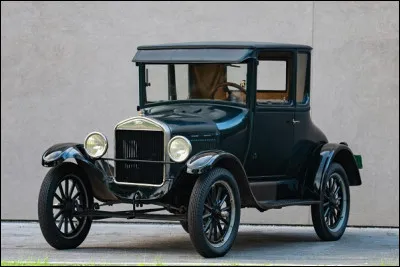 Quel est le nom du mod&egrave;le en photo ?