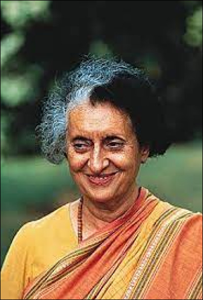 De qui Indira Gandhi était-elle la fille ?