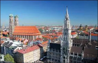 A la latitude de quelle ville française situez vous Munich ?