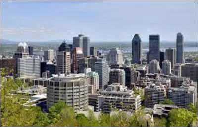 Quelle ville française est la plus proche de la latitude de Montréal ?