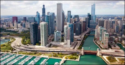A la latitude de quelle ville européenne situez vous Chicago ?