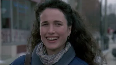 Quelles études a faites Rita, sa collègue de travail ?