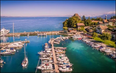 Dans quel département la ville d'Yvoire est-elle située ?