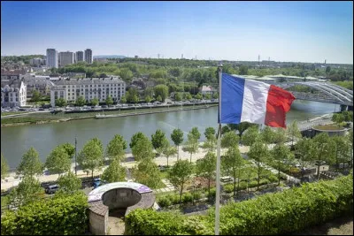 Comment sont appelés les habitants de Cergy-Pontoise, en Île-de-France ?