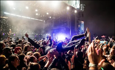 Au concert, tu cries...