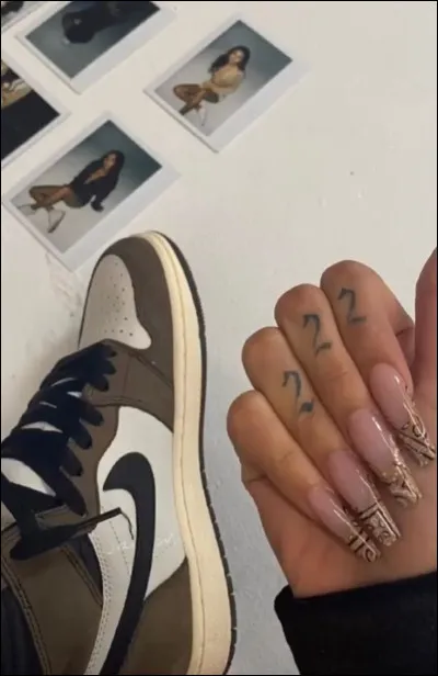 Aimes-tu cette paire de chaussures ?