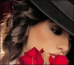 Comment s'appelle sa tante qui est riche et clbre ?