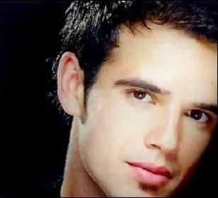 Avec qui est t - il sorti