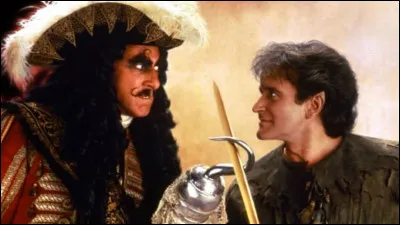Dans le film "Hook" sorti en 1991, Peter Pan, qui a décidé de grandir, est interprété par Tom Hanks.