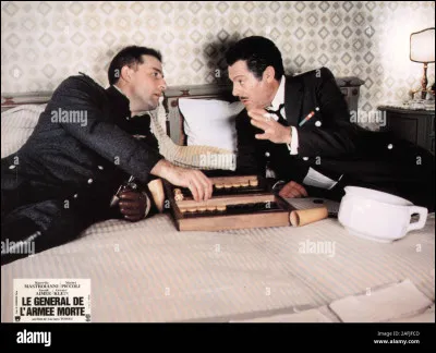 Qui est l'auteur du roman "Le Général de l'armée morte" ?