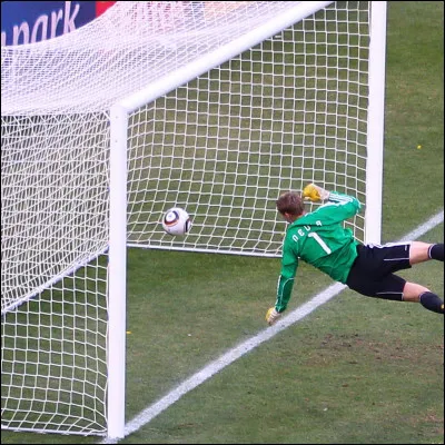 Qui est le joueur à avoir marqué le plus de buts dans une saison ?