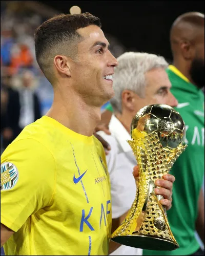 Qui est le joueur à avoir gagné le prix du plus beau but du 21e siècle ?