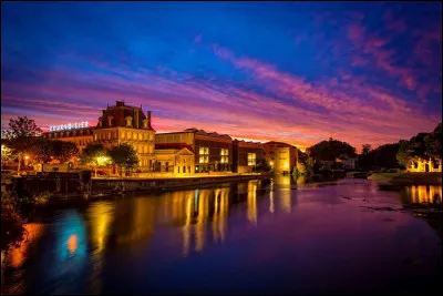 Dans quel département est située la ville de Jarnac ?